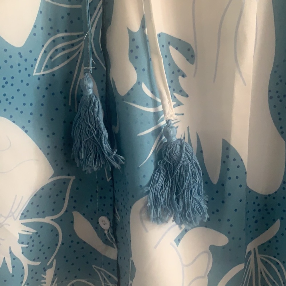 BABY BLUE FLORAL TOP - Picture 6 of 7